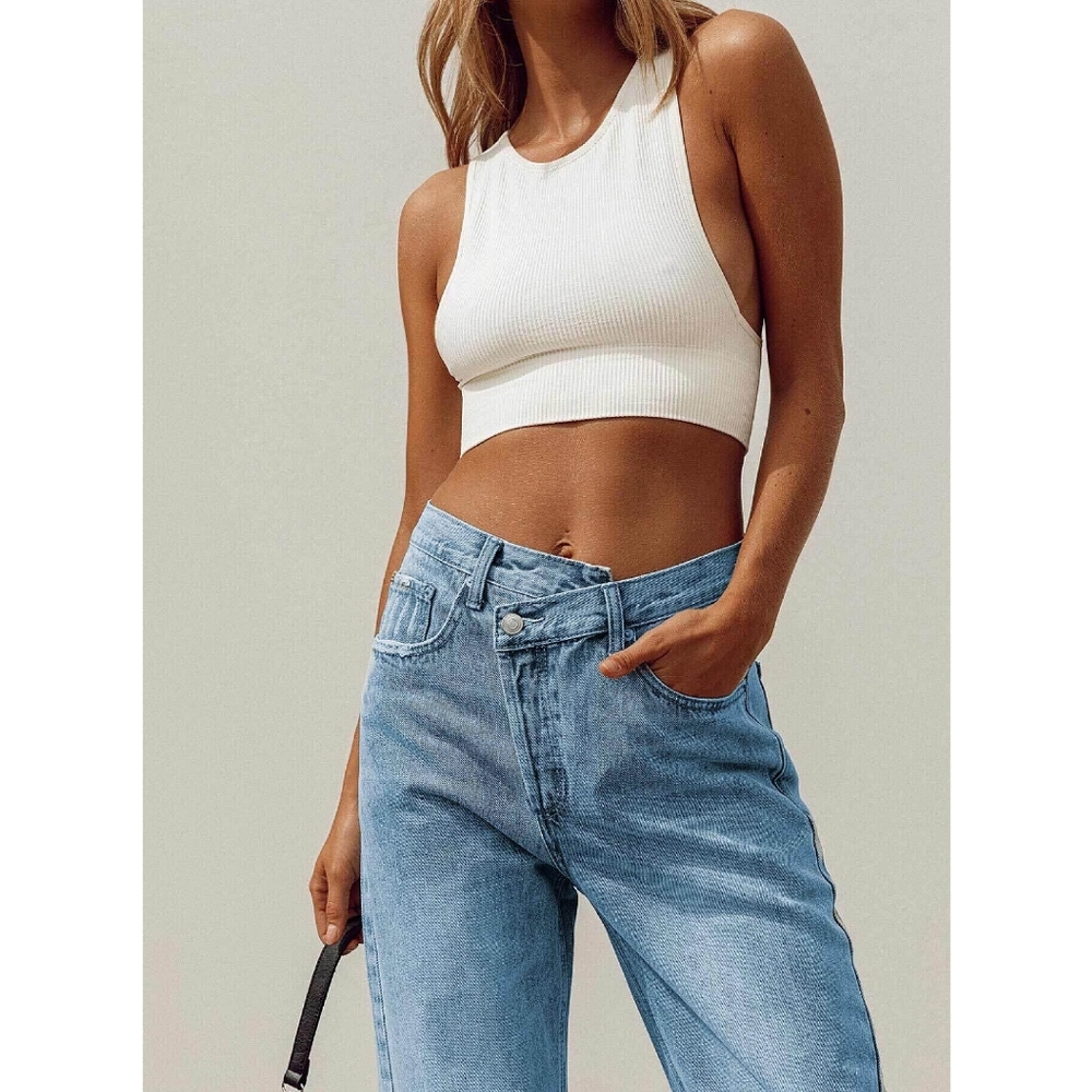 Princess Polly Holly Asymmetric Straight Leg Jean Light Wash Denim Size 2 Baddie